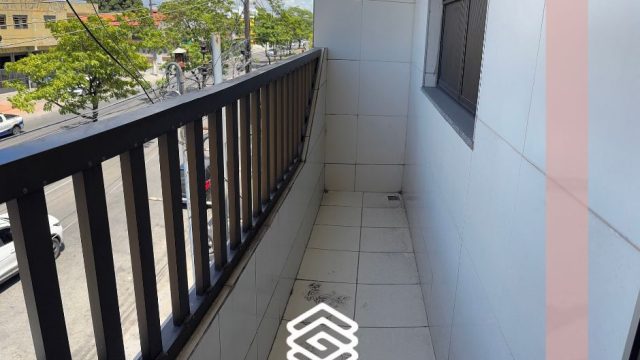 Casa para alugar.  1° andar.  Na Avenida  Maranhão.